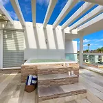 Gorgeous 1 Bedroom Ph Apartment W Jacuzzi