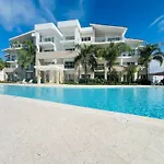 Beauty Pool Views Paseo Playa Coral Steps To The Beach