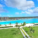 The Beach Spacious 2 Bedroom 2 Bath Apartment On Top Floor With Stunning Views