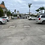Cozy Condo - 4 Min To The Beach