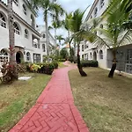Cozy Condo - 4 Min To The Beach