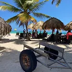 Fantastico Lugar En El Centro De Los Corales Rd
