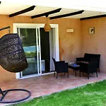Peaceful 2 Bed Apartment - Pool & Private Beach Access