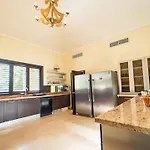 Villa Lopez