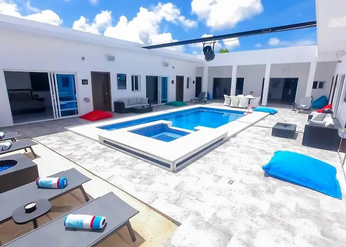 Luxury Party Villa In A Private Area