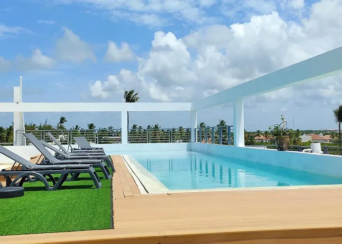 Tropical Suites With Rooftop Pool, Beach Club, Spa, Restaurants