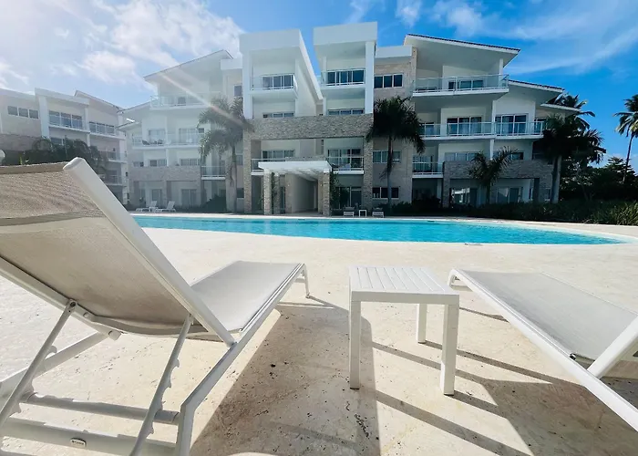 Beauty Pool Views Paseo Playa Coral Steps To The Beach