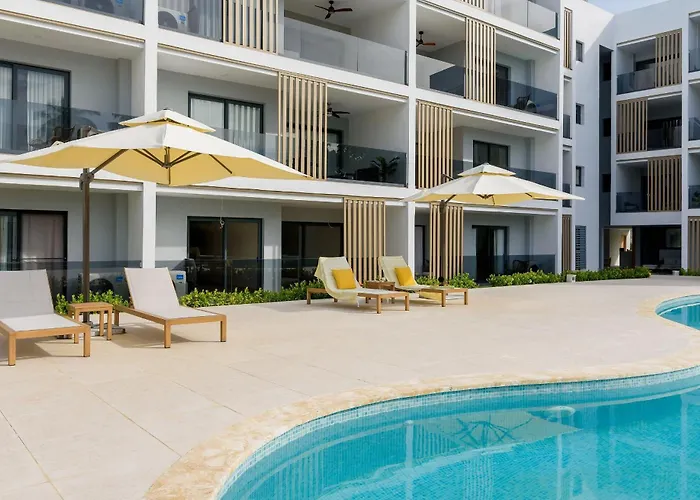 Beautiful Apartment With Direct Access To The Pool