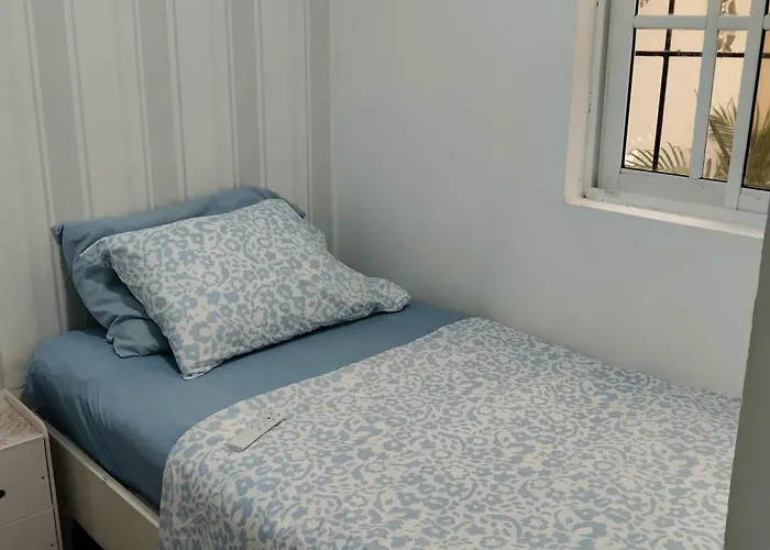 Nely y Pietro share apartment