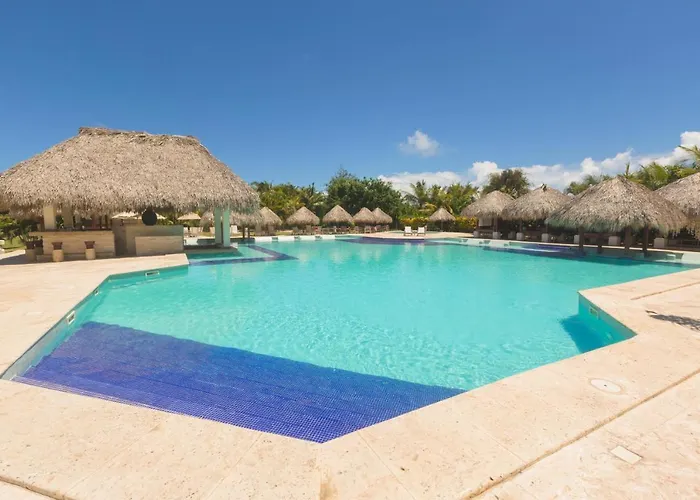 Cocotal Lake Village B102 - Golf Gated Community, Free Wi-Fi