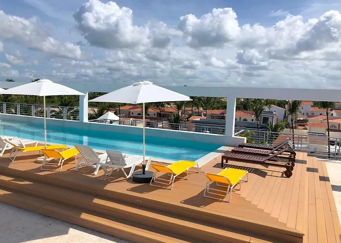Truecost Сaribbean Paradise Rooftop Pool