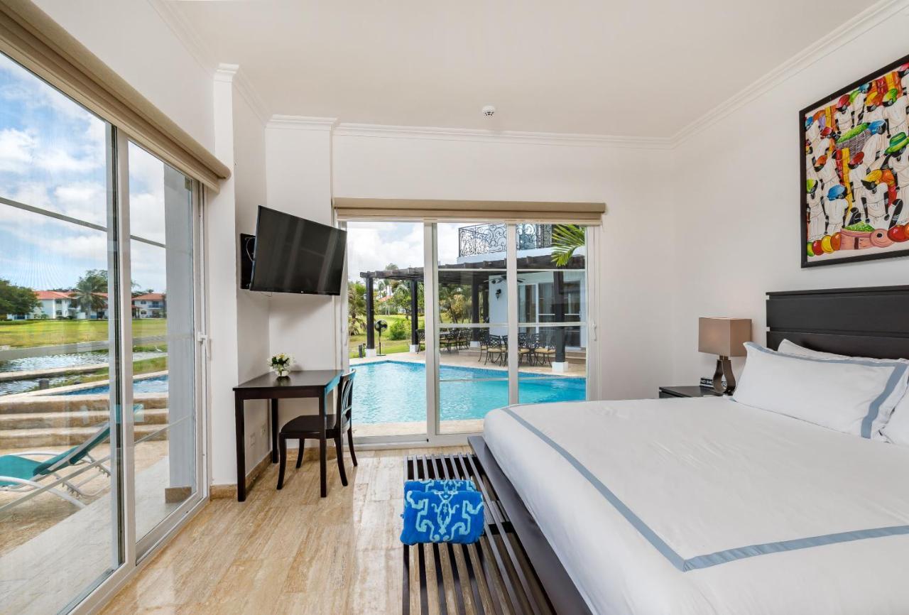 Amazing Private With Chef And Maids *