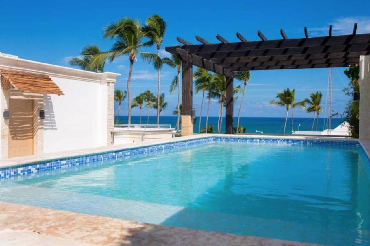 Apartahotel Deluxe Suites Chateau Del Mar - Swimming Pool And Jacuzzi - Bavaro Beach
