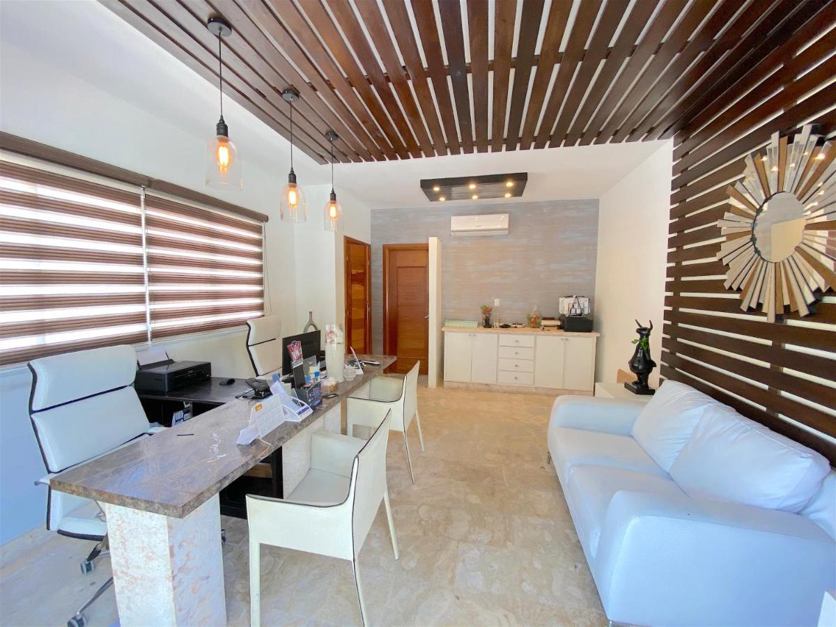 Apartahotel Deluxe Suites Chateau Del Mar - Swimming Pool And Jacuzzi - Bavaro Beach