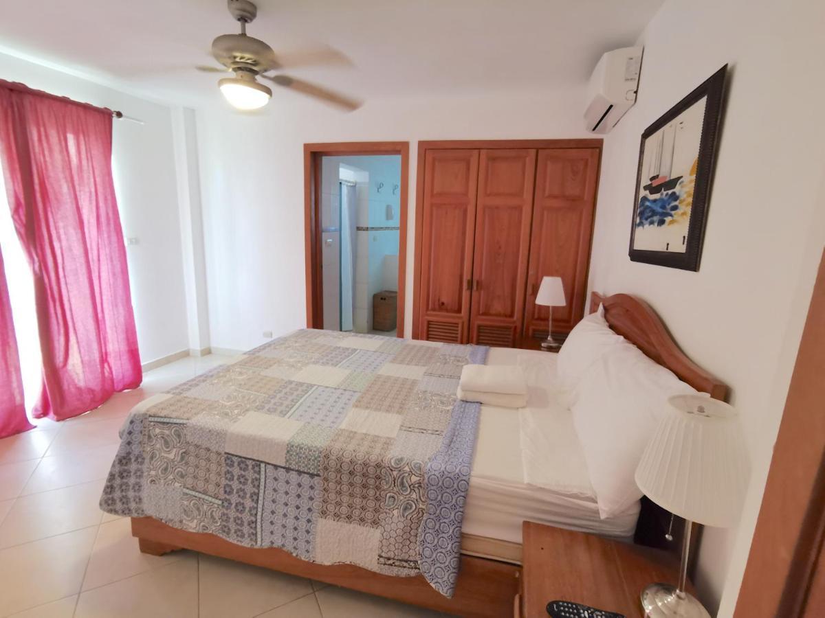 Beach Holiday Los Corales Bavaro - 9 Guests Wifi Bbq-grill Pickup Villa Punta Cana