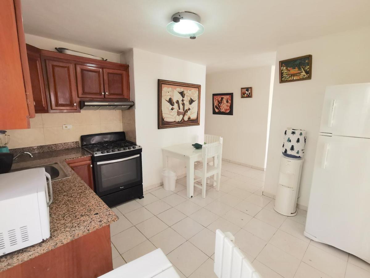 Beach Holiday Los Corales Bavaro - 9 Guests Wifi Bbq-grill Pickup Villa *