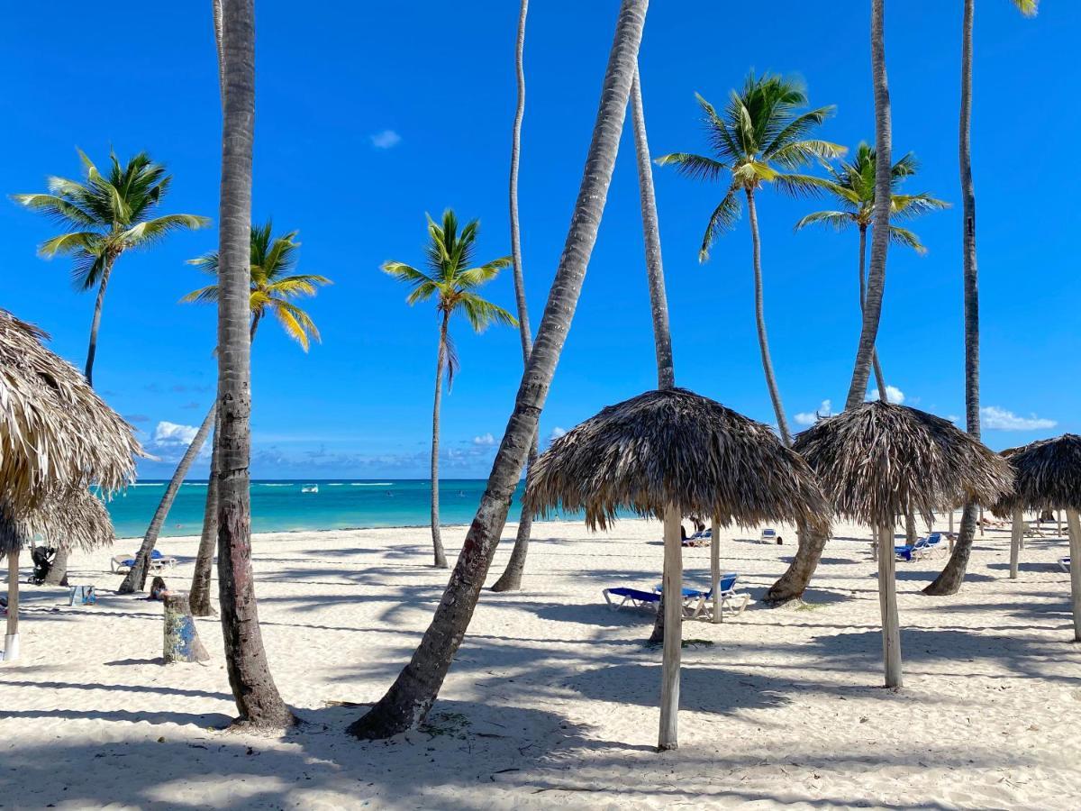 Apartahotel Rooftop Pool Ducassi Suites - Playa Bavaro - Free Wifi & Parking - Best Location Punta Cana