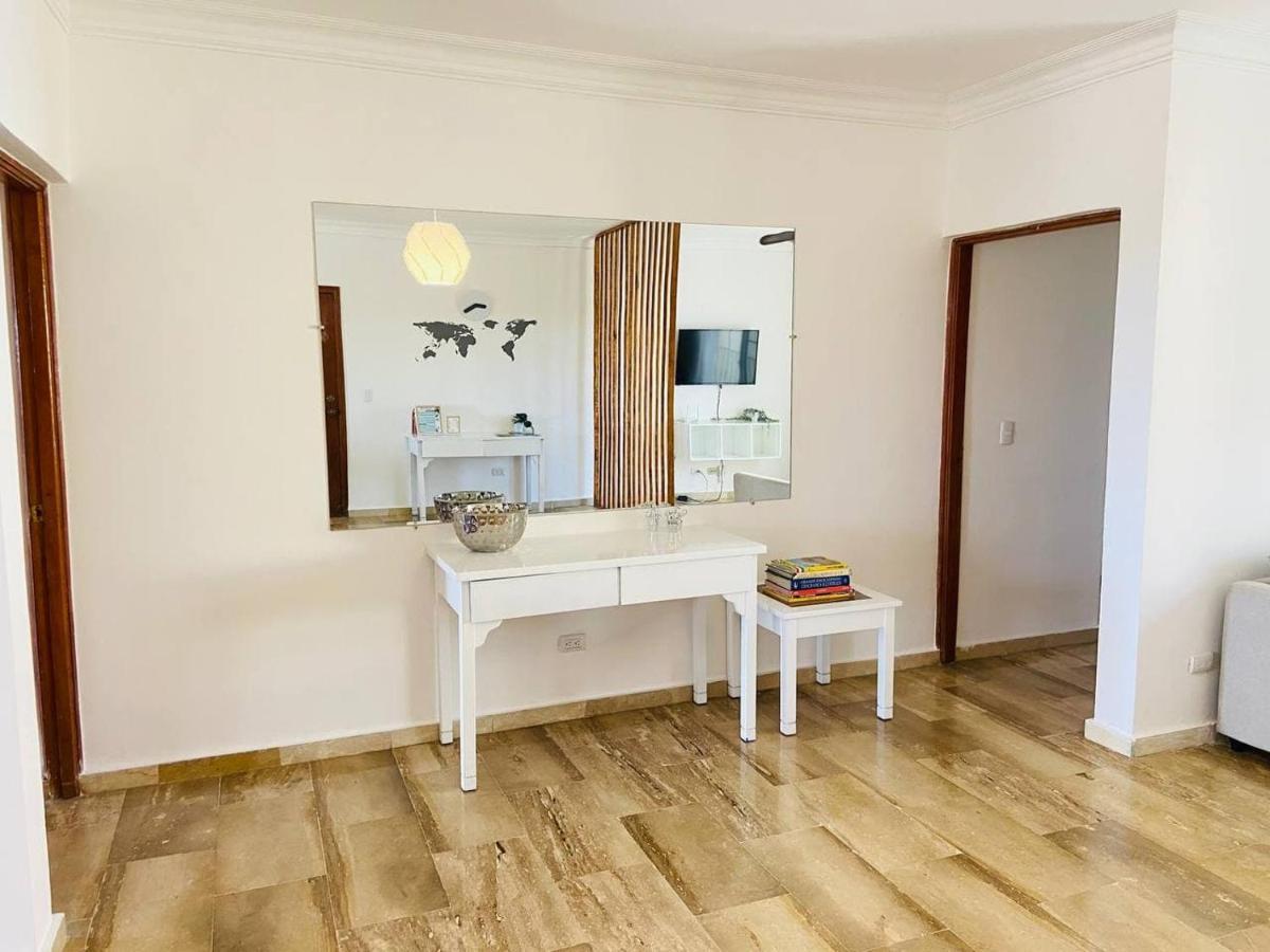 2 Rooms, 4 Beds, Pool, 5min White Apartamento