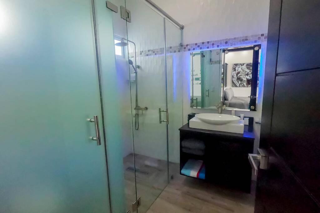 Luxury Party In A Private Area Villa