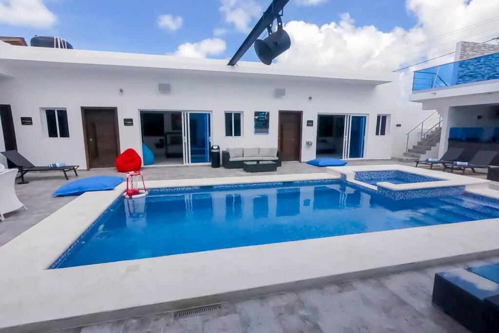 Luxury Party In A Private Area *