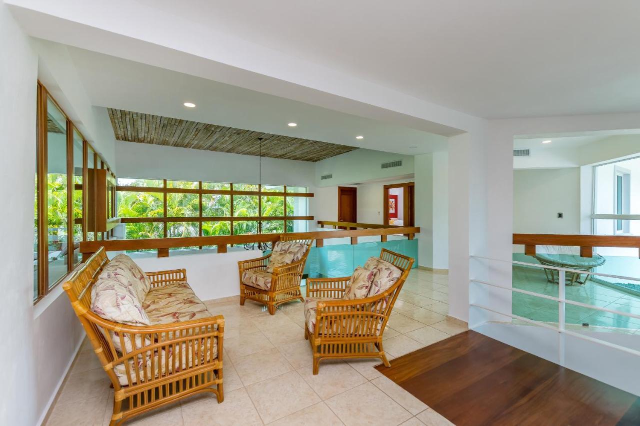 Villa Exclusive And Club Pool *