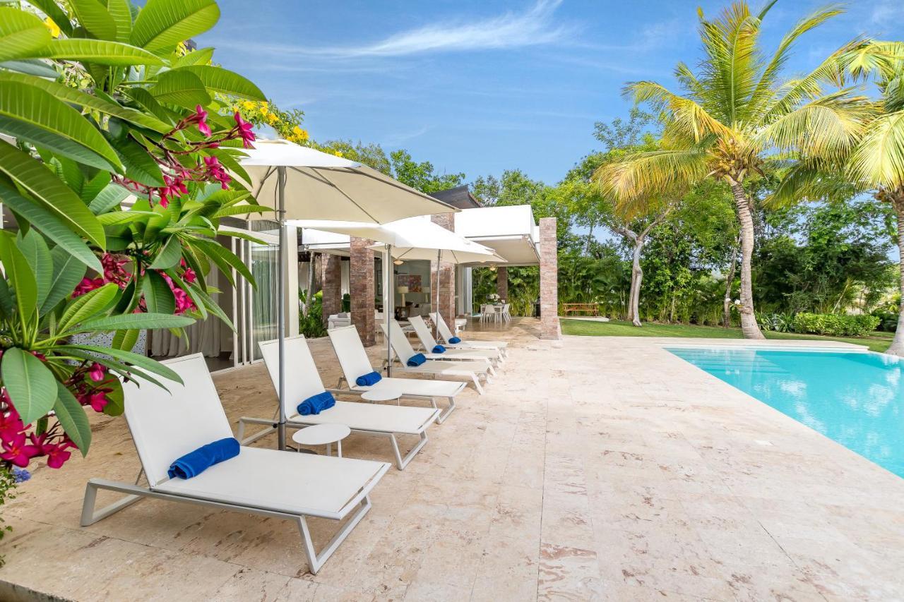 Villa Exclusive And Club Pool *