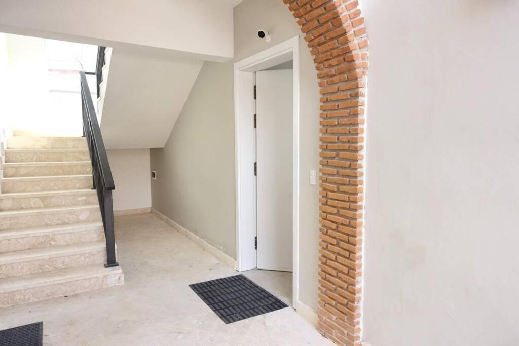 Coral Village Walking Distance To Restaurants & Apartamento