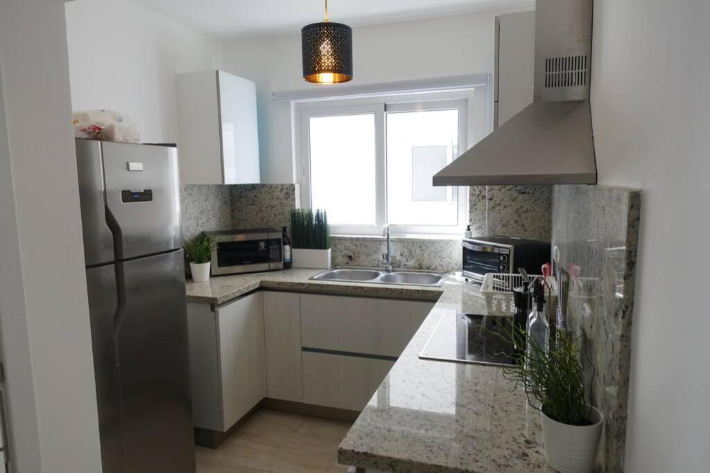Coral Village Walking Distance To Restaurants & *