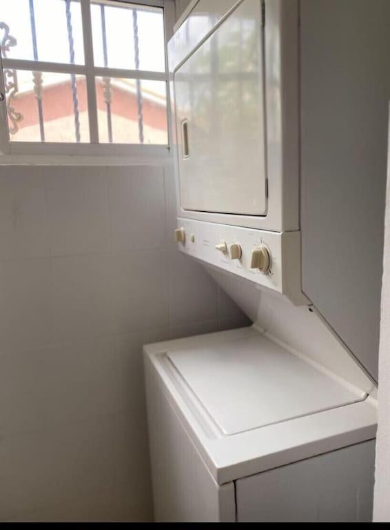 Apartamento Luxury New 2bdr 2bath 10 Min Driving From The Airport And Beaches *