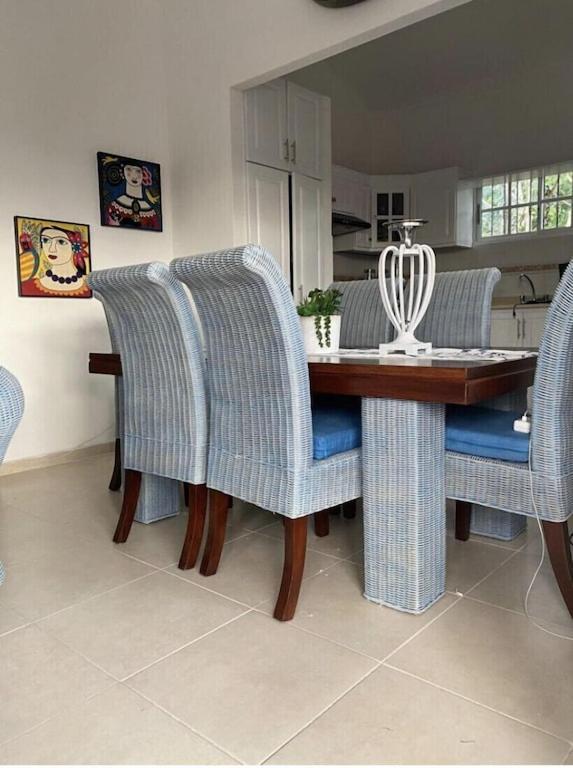 Luxury New 2bdr 2bath 10 Min Driving From The Airport And Beaches Apartamento *