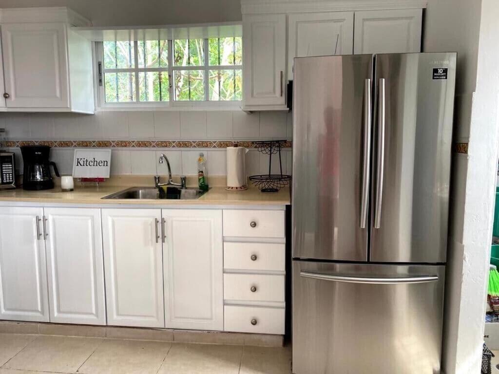 Luxury New 2bdr 2bath 10 Min Driving From The Airport And Beaches