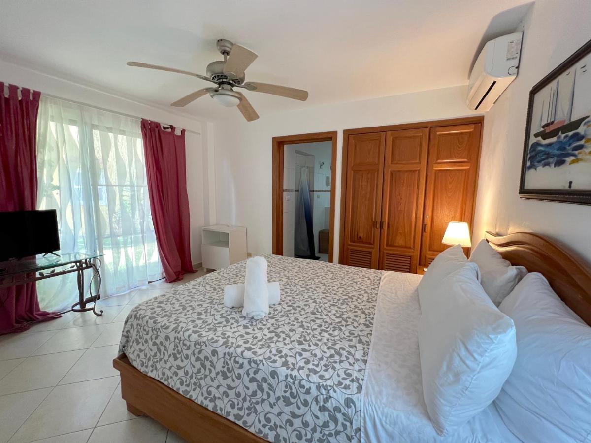 Los Corales Villas&Suites - Beach Club, Spa, Restaurants Hotel 5*