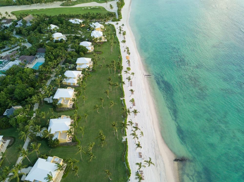 Villa Tortuga Bay, *