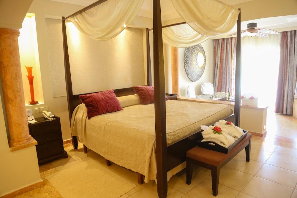 Majestic Elegance - Resort