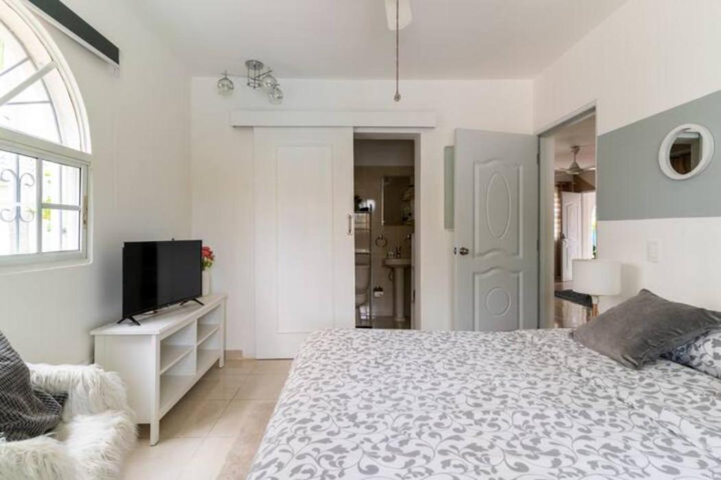 Cozy 2 Bdr Condo, With Pool Area And Free Wifi Apartamento *