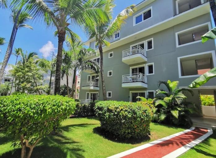 Caribbean Tropicana With Pool - Playa Los Corales Apartahotel 4*