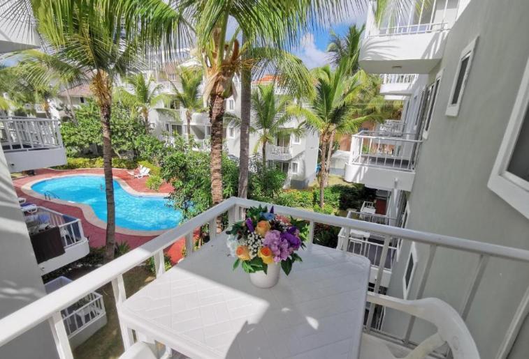 Caribbean Tropicana With Pool - Playa Los Corales Apartahotel
