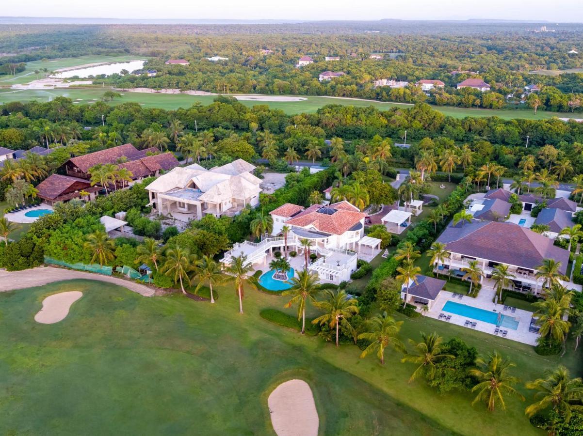 Exclusive And Club Pool Villa
