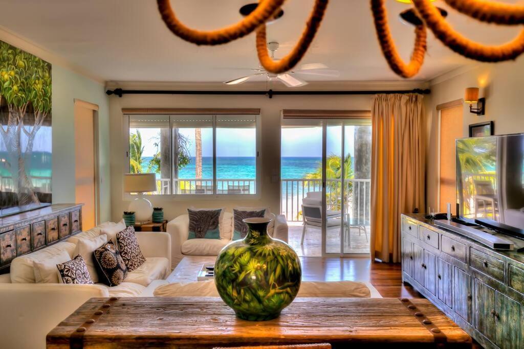 Exclusive Beachfront - H-202 Apartamento *