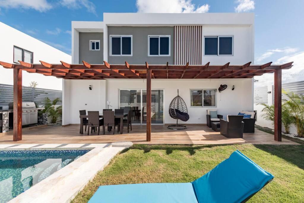 Villa Eco-friendly Tropical 3br 2b With Private Pool & Grill *