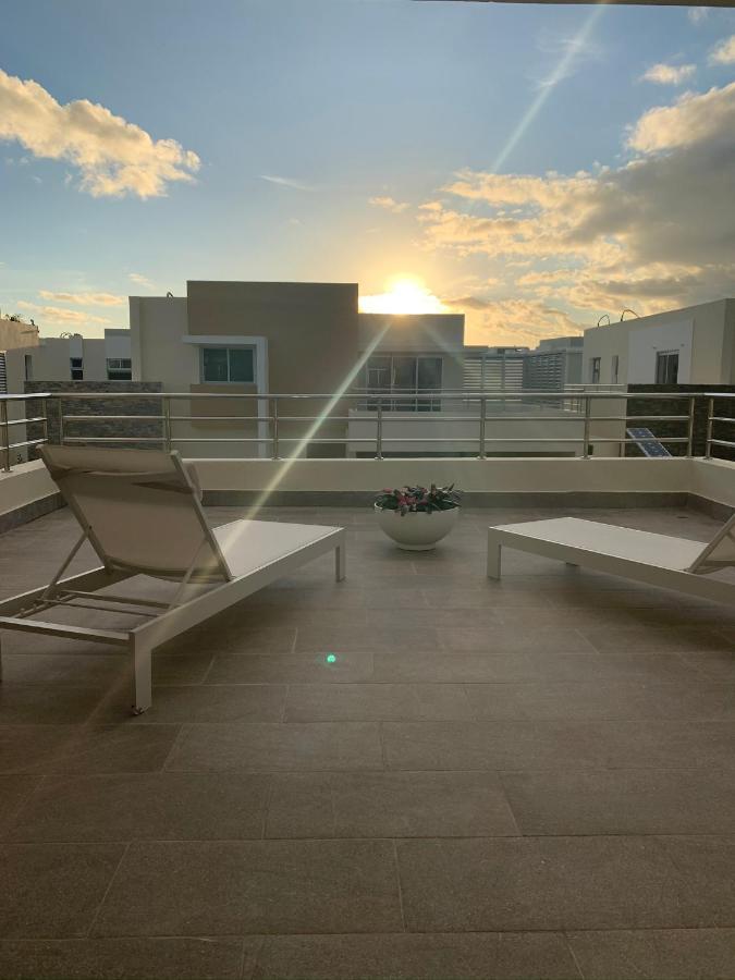 Stylish Luxury San Juan Lakes In Gated Community In Downtown With Private Pool Villa