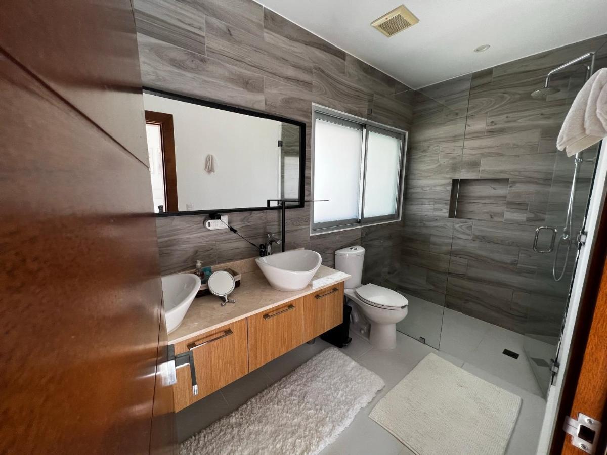 Stylish Luxury San Juan Lakes In Gated Community In Downtown With Private Pool Villa Punta Cana