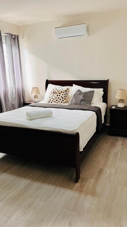 Luxurious 2 Bedroom With Pool Apartment