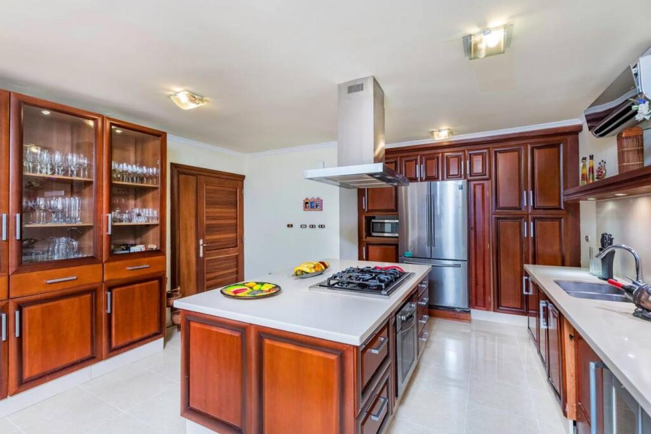 Cocotal Mansion Chef Butler Maids 2 Pools Jacuzzi Gym Villa *