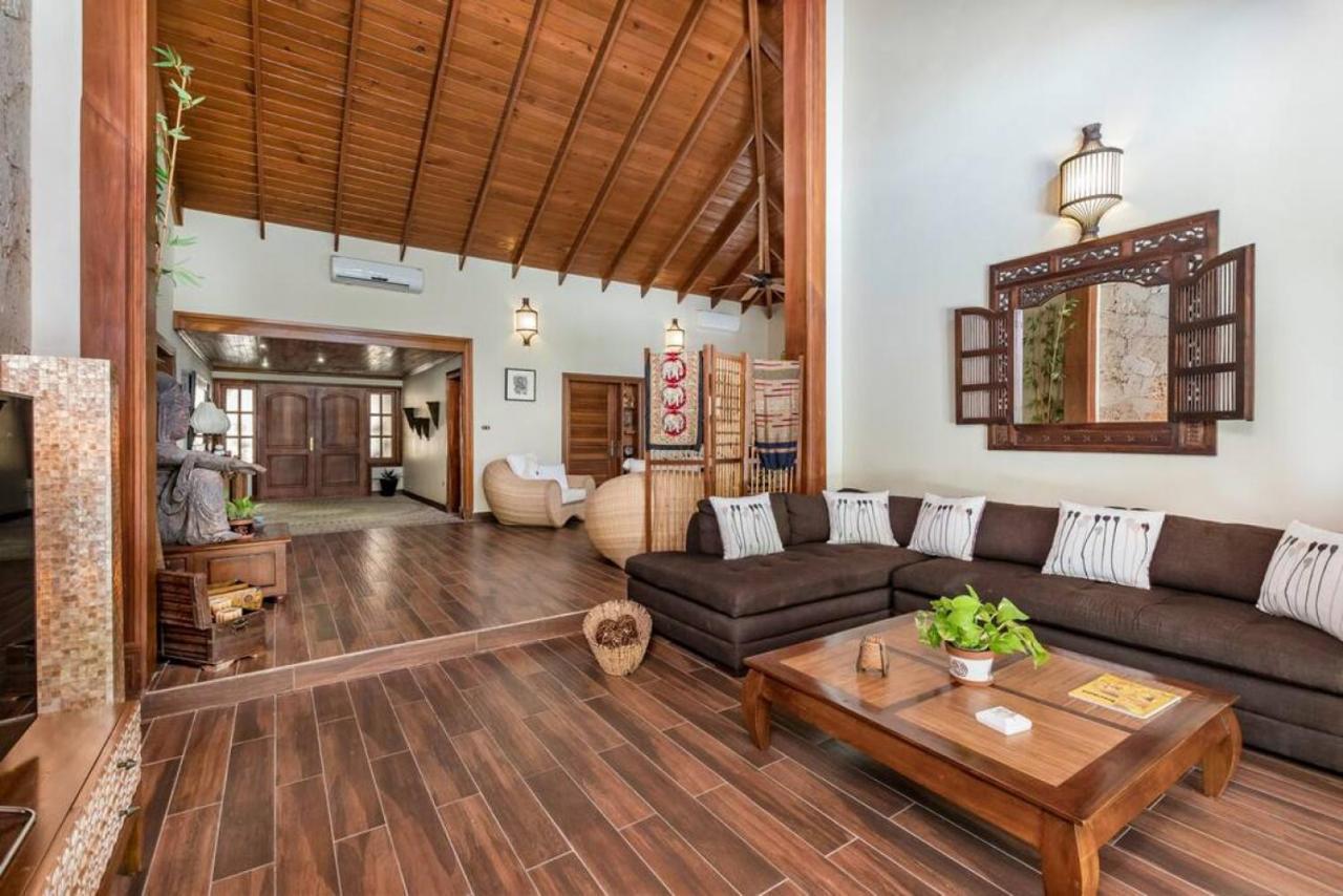 Cocotal Mansion Chef Butler Maids 2 Pools Jacuzzi Gym *