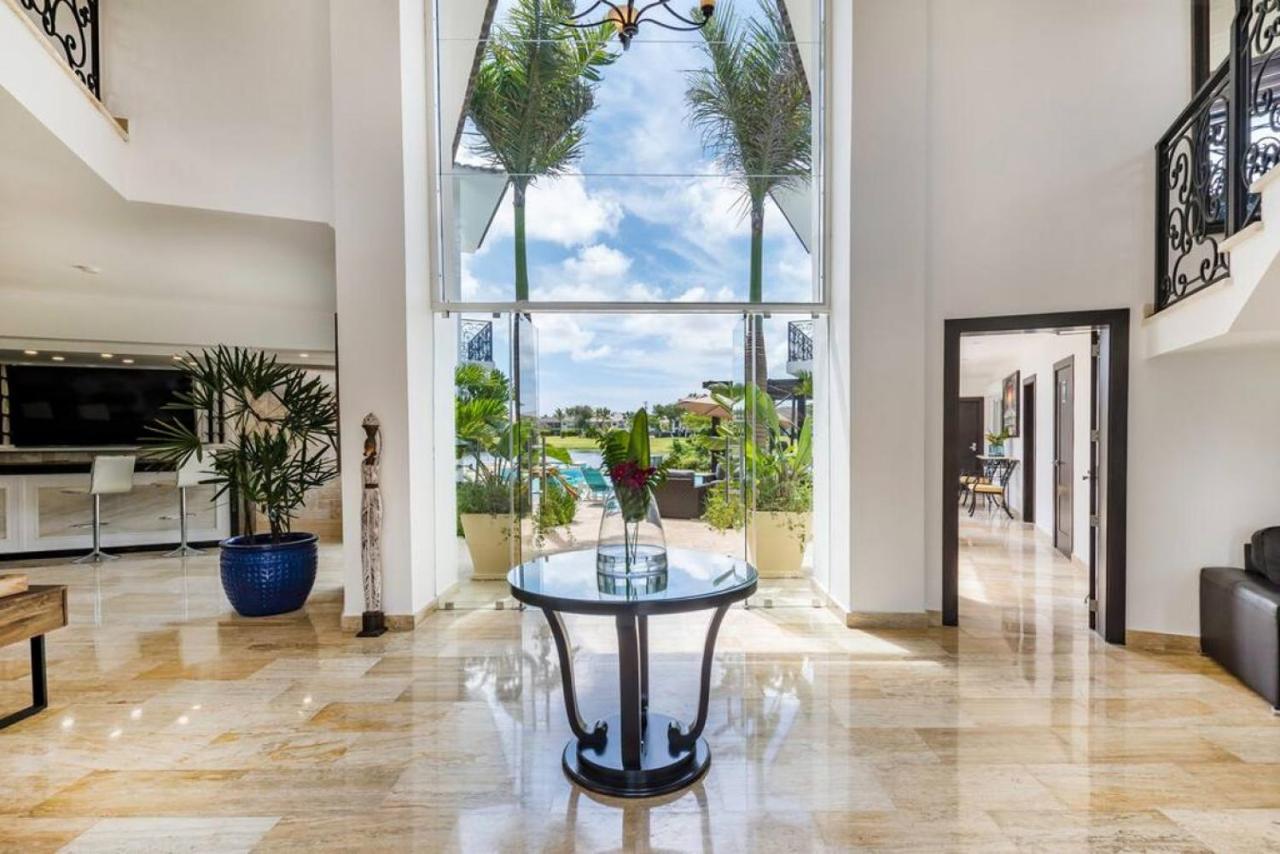 Paraiso Front With Chef And Maids Villa *