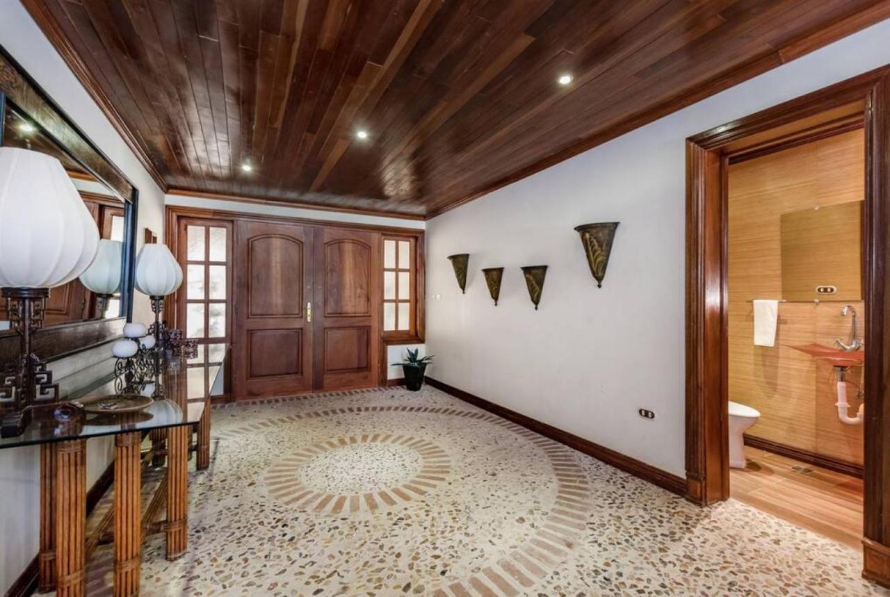 Cocotal Mansion Chef Butler Maids 2 Pools Jacuzzi Gym Villa