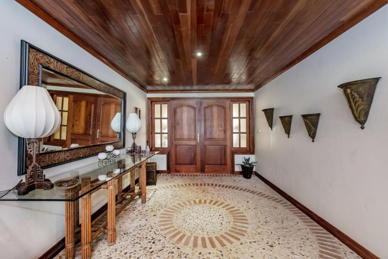 Cocotal Mansion Chef Butler Maids 2 Pools Jacuzzi Gym