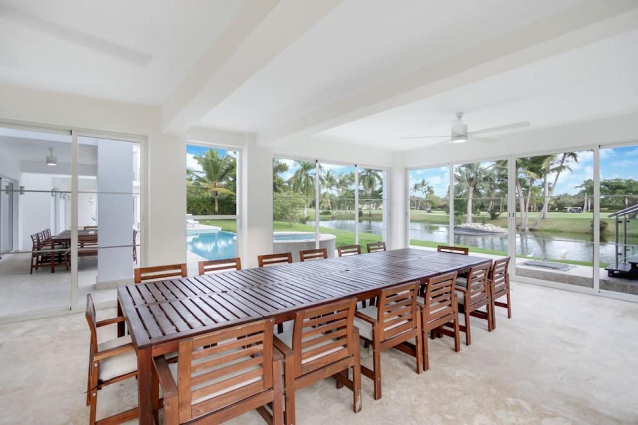 Villa Cocotal Mansion Chef Butler Maids 2 Pools Jacuzzi Gym Punta Cana