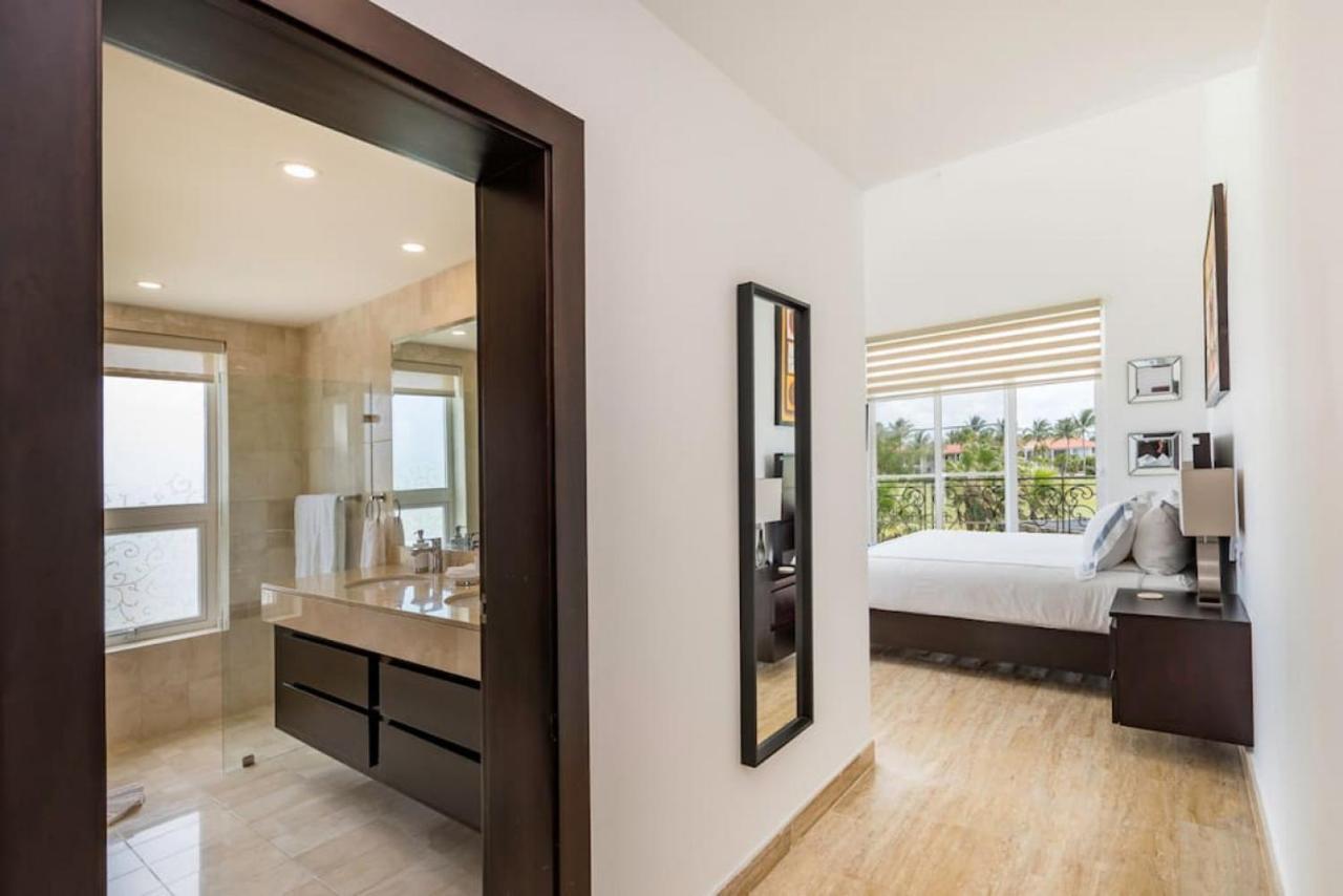 Paraiso Front With Chef And Maids Villa Punta Cana